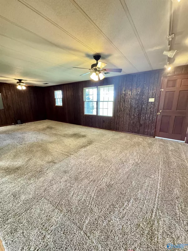 Grove Oak, AL 35975,1178 County Road 358