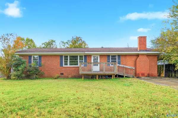 811 Peachtree Street, Athens, AL 35611