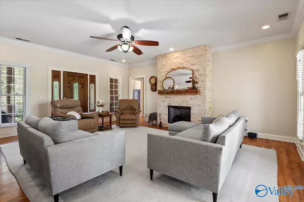 Cullman, AL 35058,261 County Rd 1403