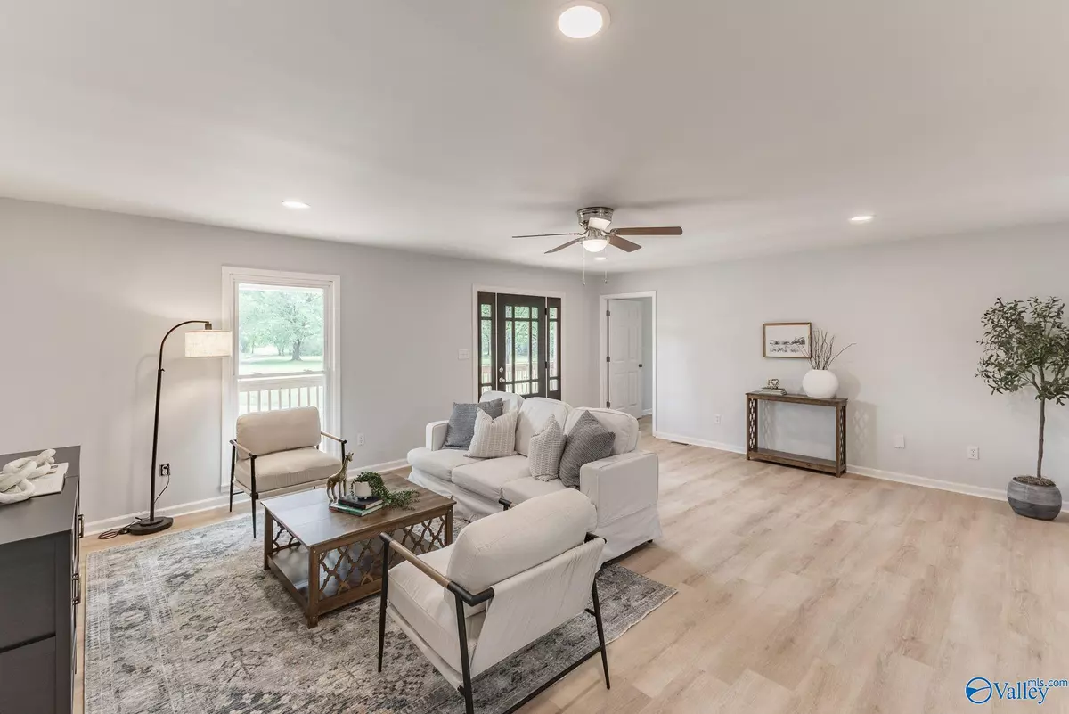 Owens Cross Roads, AL 35763,3780 Old Highway 431