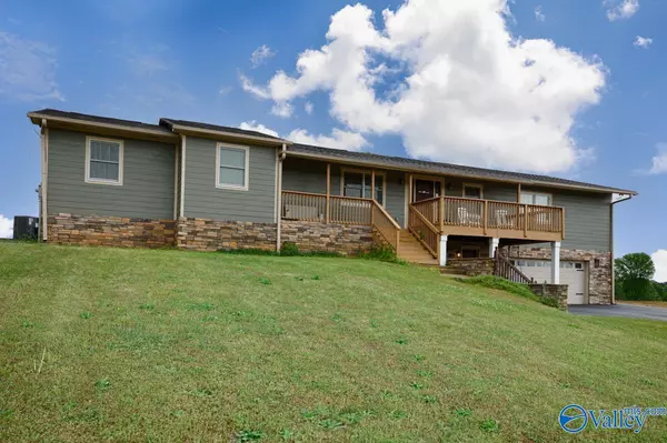 4050 Snake Road, Athens, AL 35611