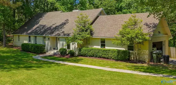 2806 Wisteria Place SE, Decatur, AL 35603