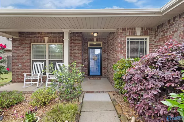 Owens Cross Roads, AL 35763,7338 Vidette Lane