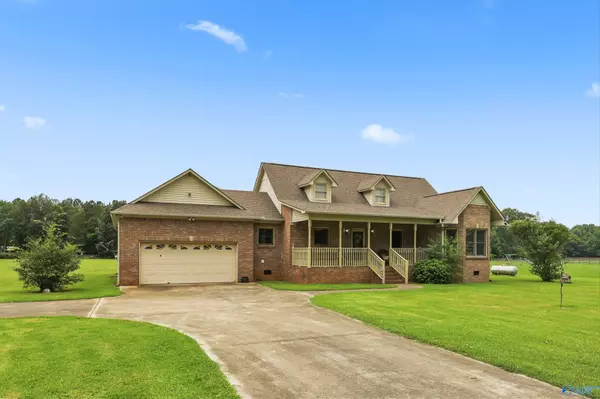 718 Old Gurley Pike, Owens Cross Roads, AL 35763