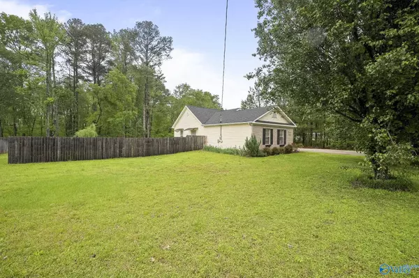 Owens Cross Roads, AL 35763,1259 Cave Spring Road