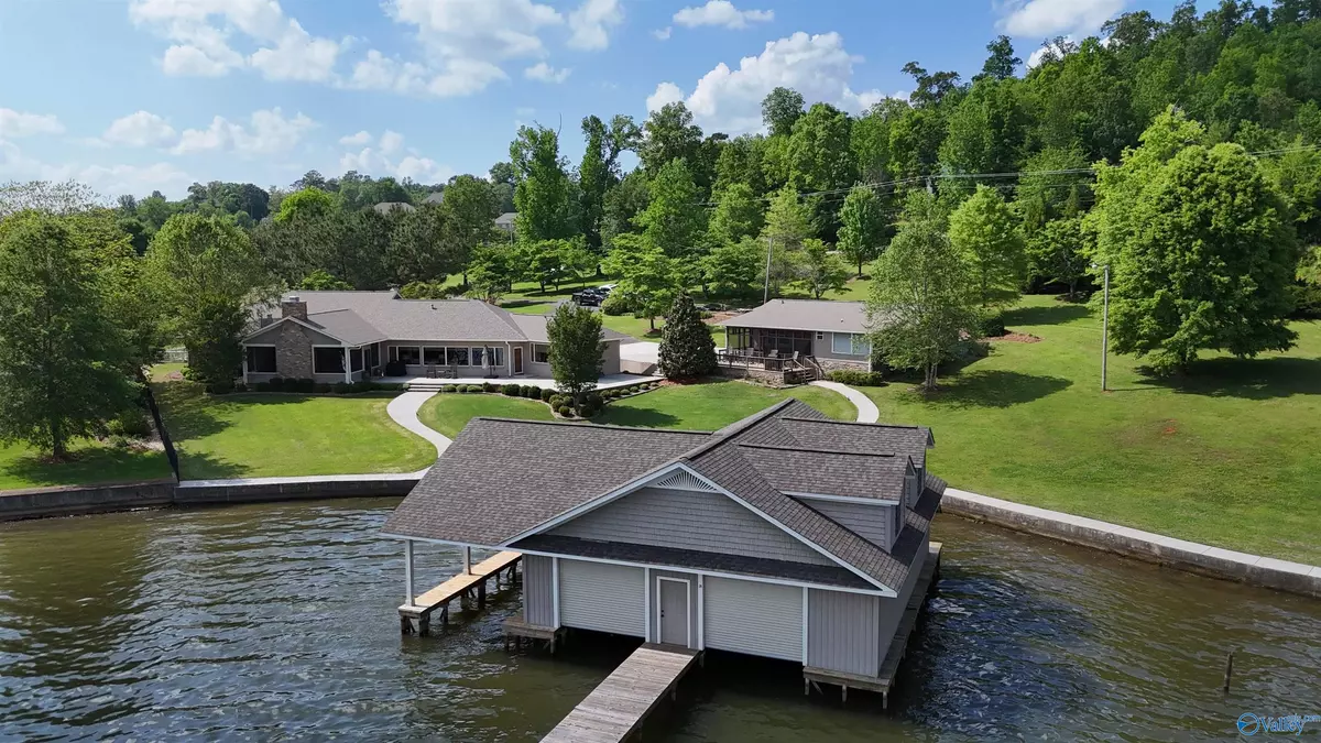 Guntersville, AL 35976,1314 Buck Island Drive
