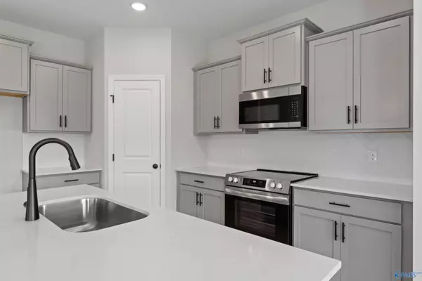 Huntsville, AL 35810,4833 Benjamins Bloom Loop