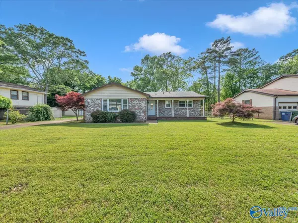11316 Maplecrest Drive SE, Huntsville, AL 35803