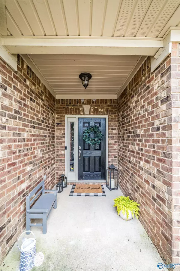 Owens Cross Roads, AL 35763,8544 Rolling Oaks Drive