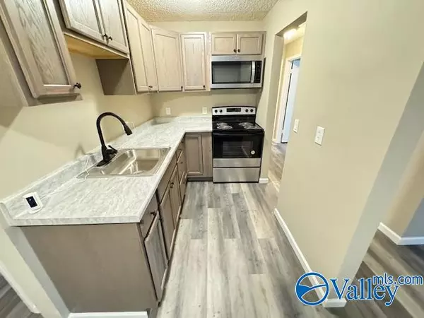 Huntsville, AL 35805,2950 Hood Road #J