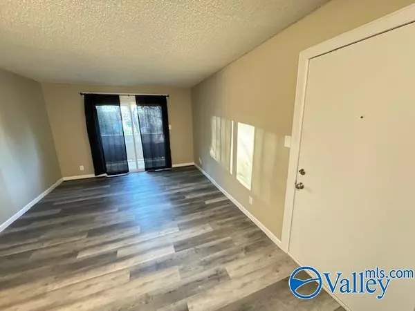 Huntsville, AL 35805,2950 Hood Road #J