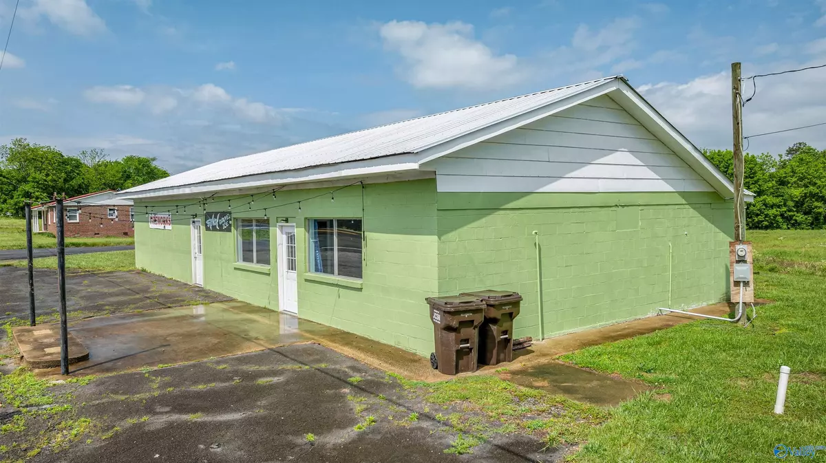 Dutton, AL 35744,7305 Highway 71