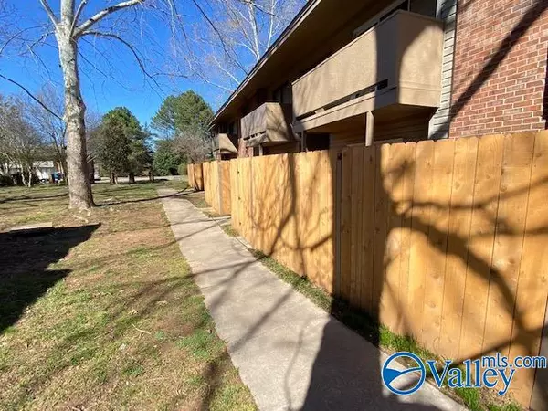 Huntsville, AL 35805,2950 Hood Road SW #G