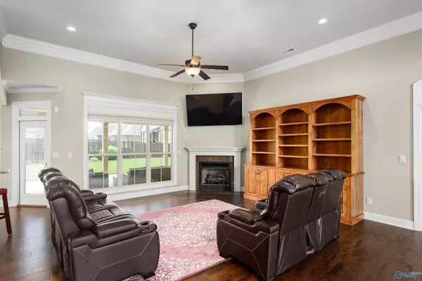 Florence, AL 35630,1206 Woodridge Court