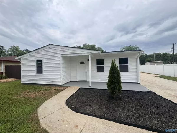 411 14th Avenue NW, Decatur, AL 35601