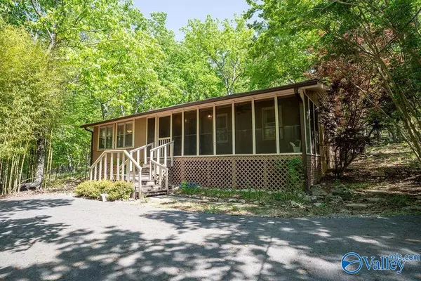 93 County Road 600, Mentone, AL 35984