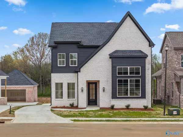 201 Fame Avenue, Tuscumbia, AL 35674