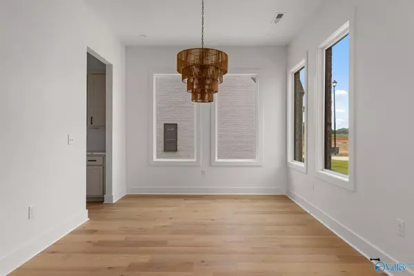 Tuscumbia, AL 35674,205 Fame Avenue