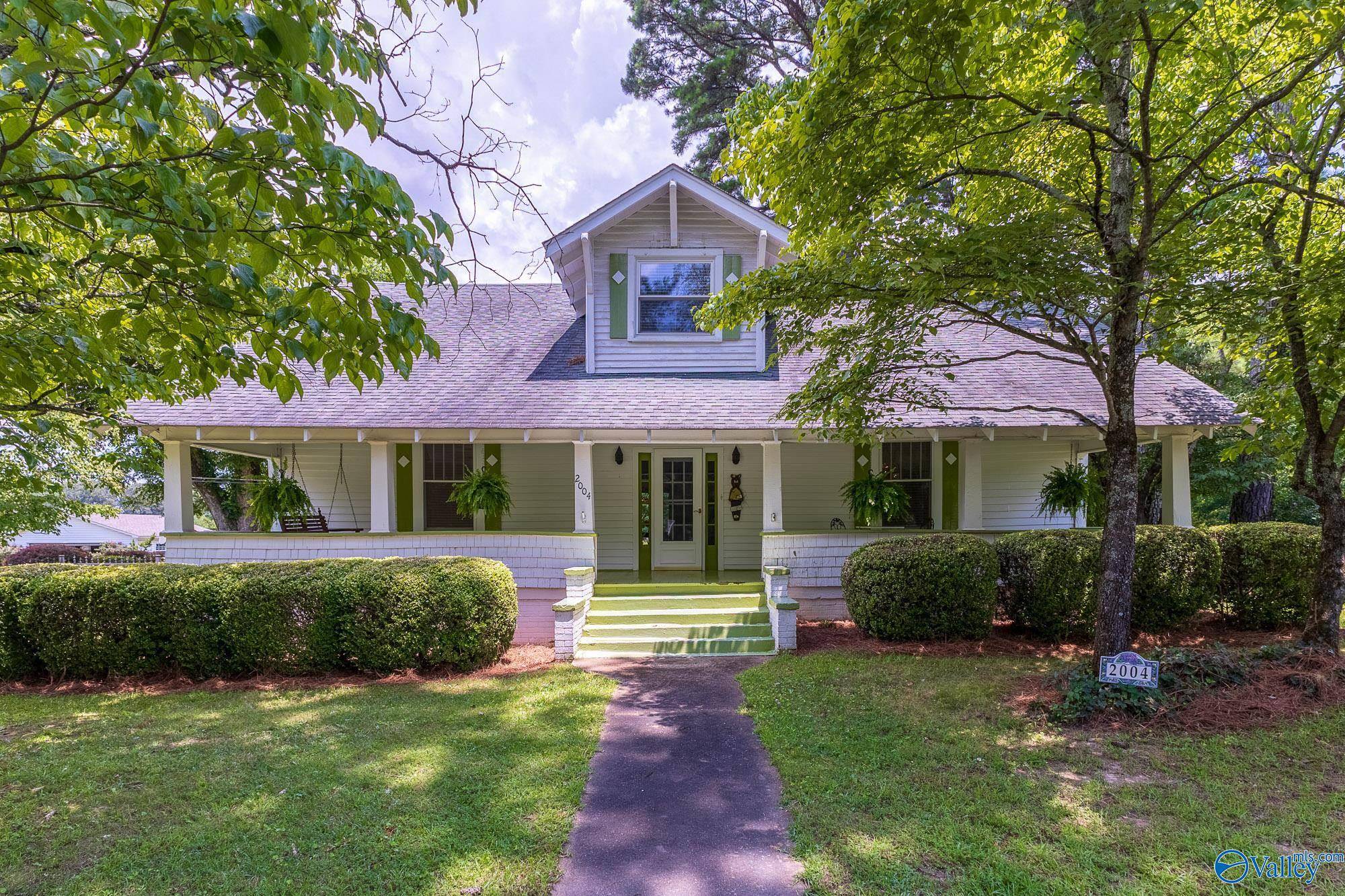 2004 Vestavia Drive, Decatur, AL 35603