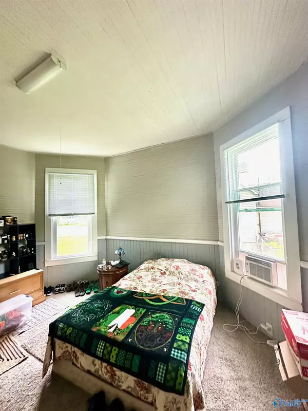 Gadsden, AL 35904,10 Comnock Avenue