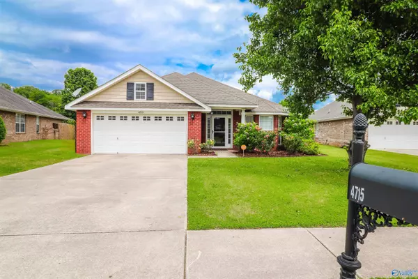 4715 Carrington Blvd, Owens Cross Roads, AL 35763