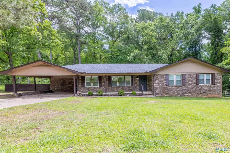 944 E Tomahawk Trail, Gadsden, AL 35901