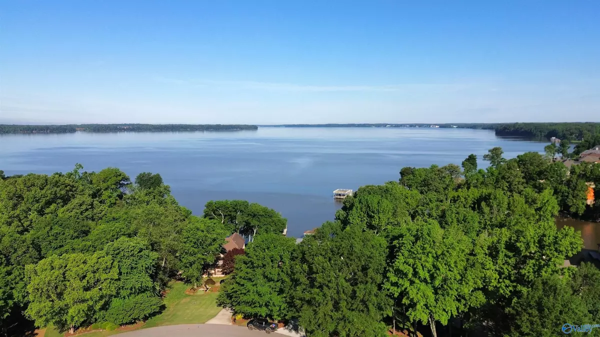 Athens, AL 35611,82 Saint Andrew Drive