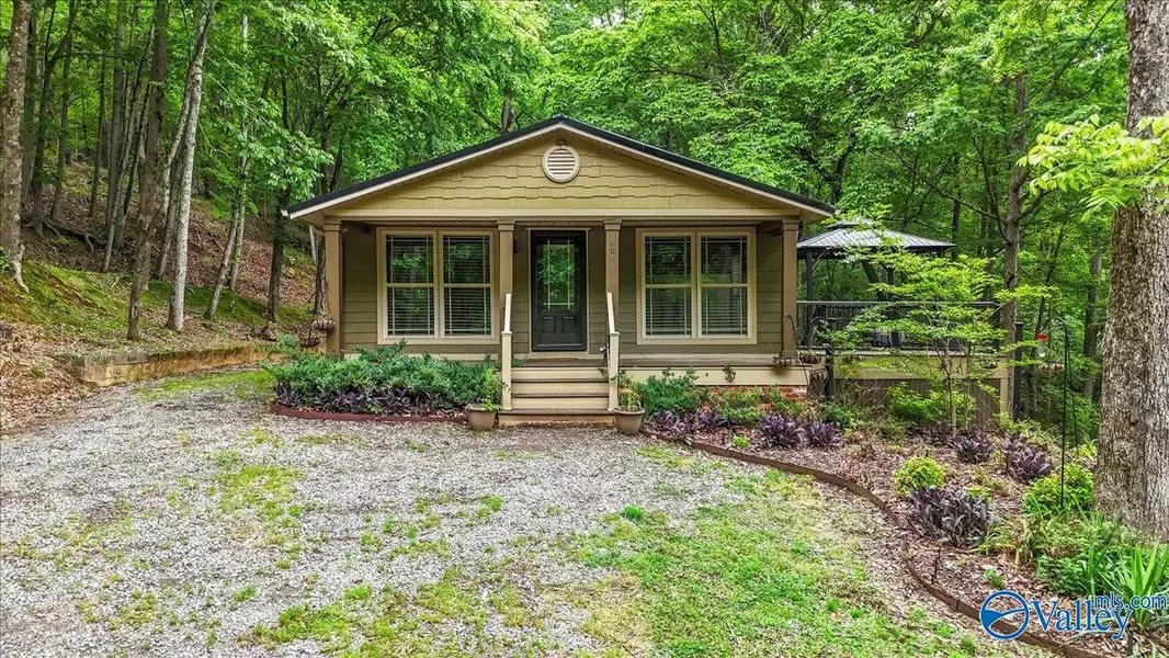 596 Christie Drive, Scottsboro, AL 35768