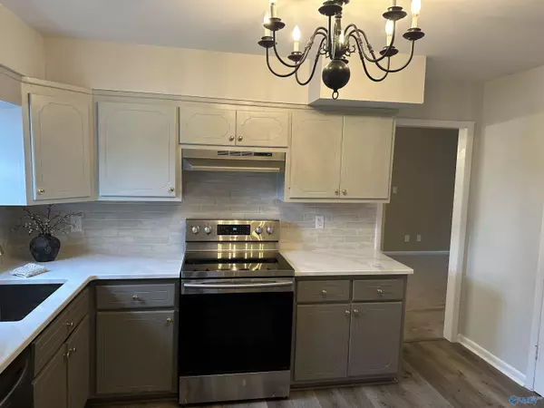 8201 Willowbrook Circle #B, Huntsville, AL 35802