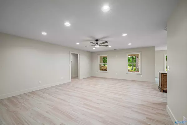 Fort Payne, AL 35968,40 County Road 1009