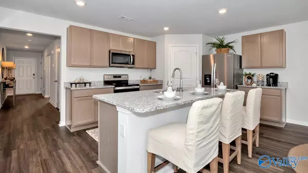 Owens Cross Roads, AL 35763,6150 Feather Way SE