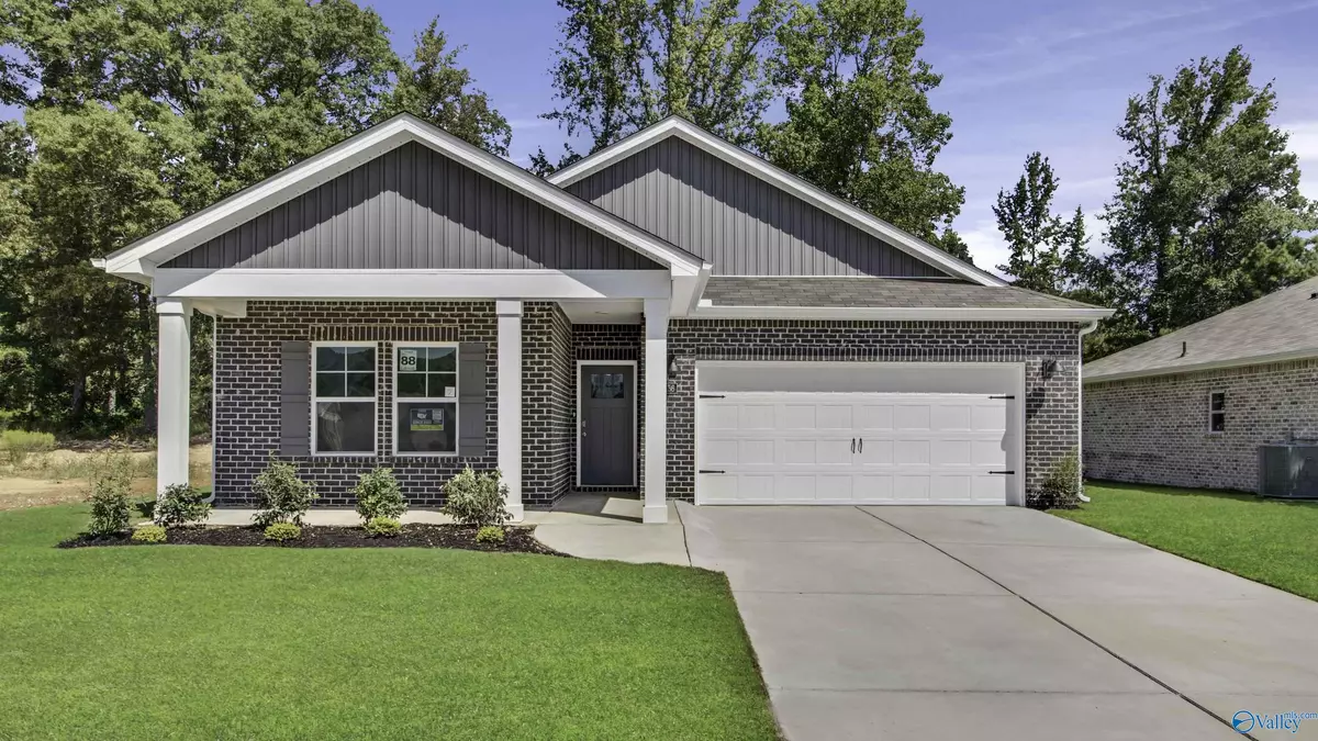 Owens Cross Roads, AL 35763,6156 Feather Way SE