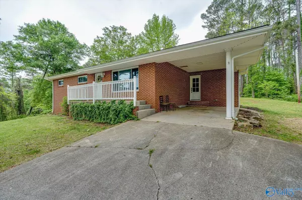 Bridgeport, AL 35740,451 County Road 208