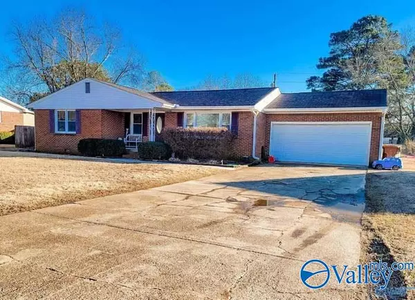 1004 Beech Street,  Hartselle,  AL 35640