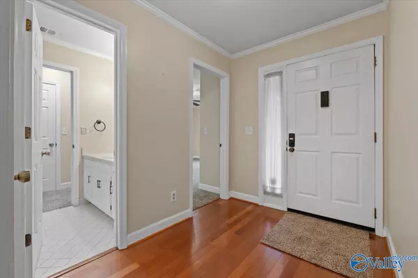 Huntsville, AL 35802,2083 Woodlawn Drive SW #21-C