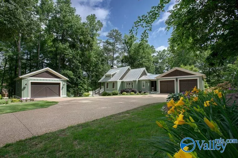 291 Clairvaux Drive, Scottsboro, AL 35769