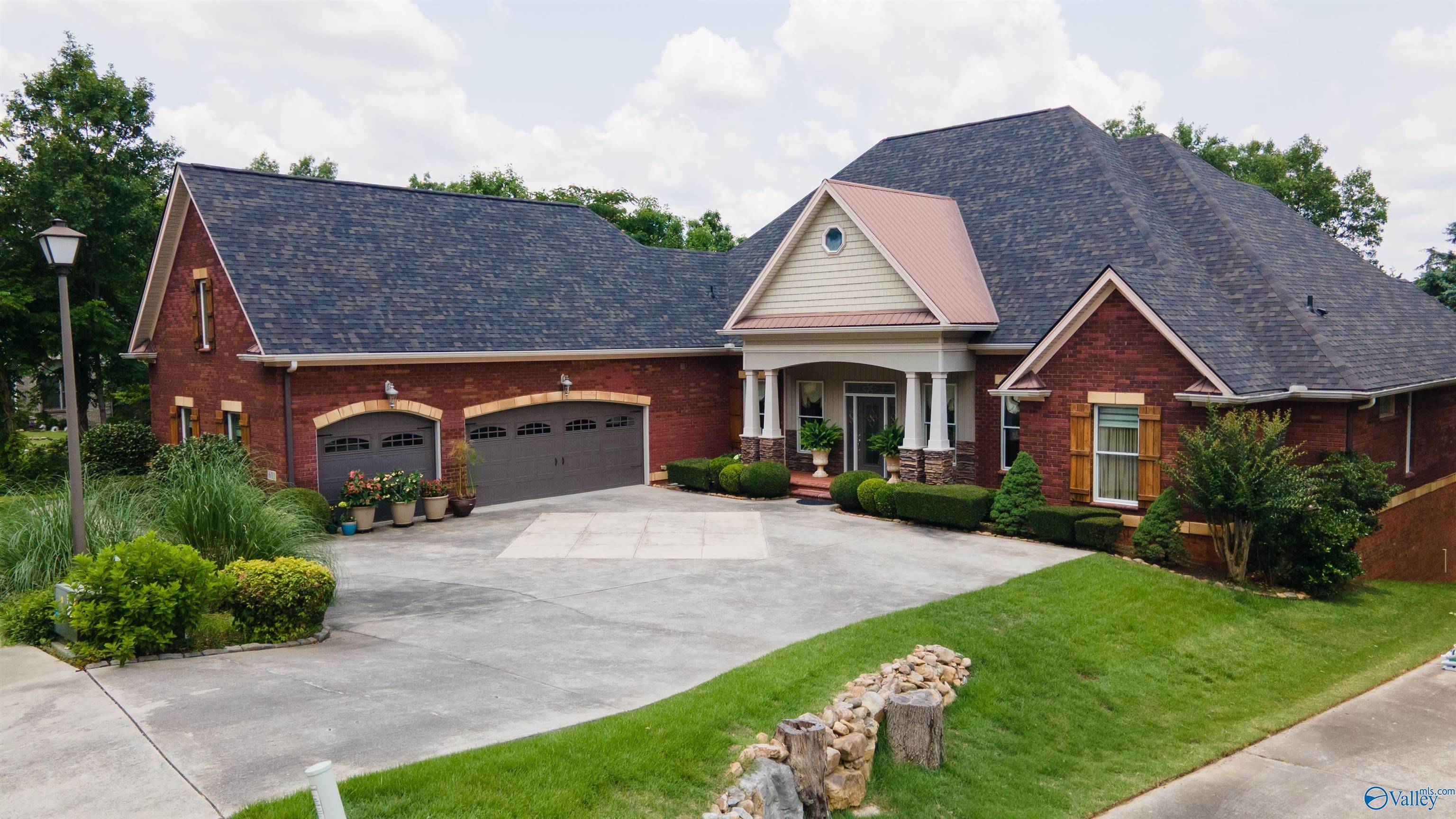 601 Smokey Mountain Circle, Huntsville, AL 35803