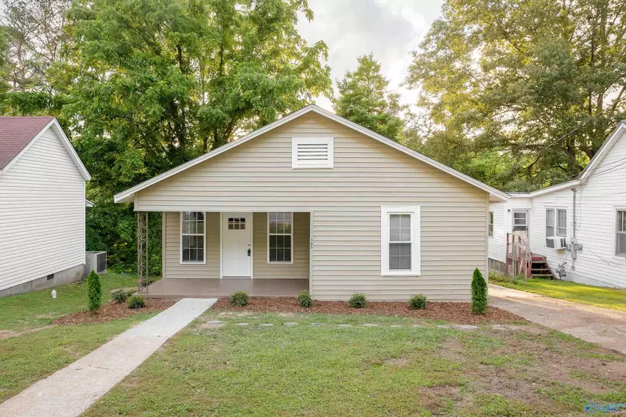 305 Minniehaha, Florence, AL 35630
