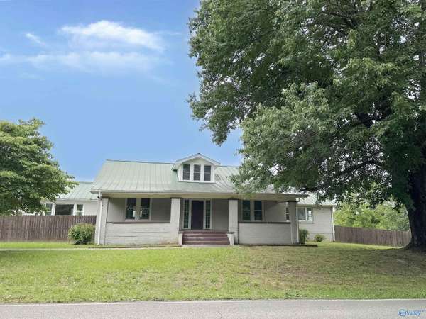 2494 Hines Street S, Athens, AL 35611