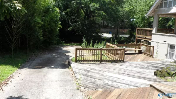 Anniston, AL 36207,708 E 9th Street