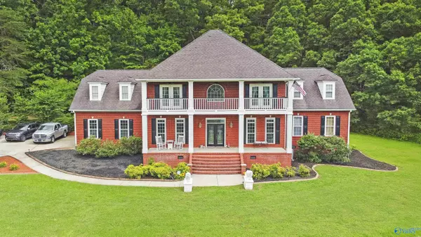 758 County Road 555, Valley Head, AL 35989