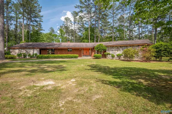 286 Griffith Drive, Centre, AL 35960