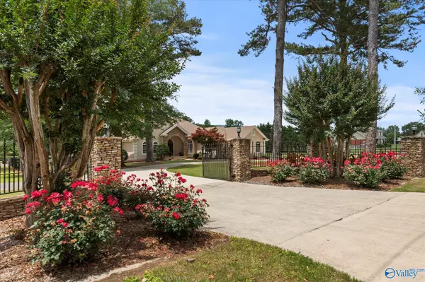 Owens Cross Roads, AL 35763,156 South Green Mountain Road