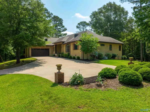 1805 Sibert Drive,  Glencoe,  AL 35905