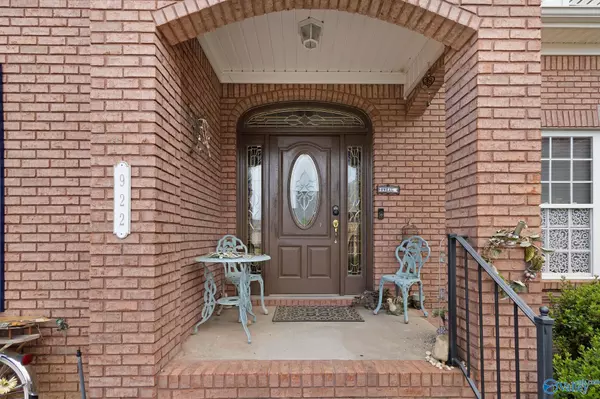 Decatur, AL 35603,922 Village Court