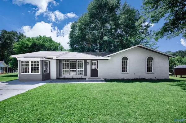 Decatur, AL 35601,1007 Honeysuckle Lane SW