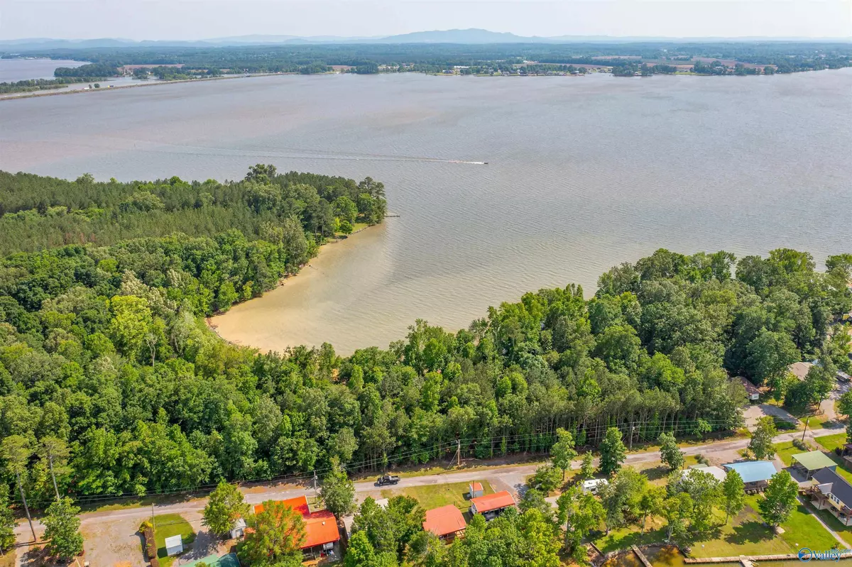 Cedar Bluff, AL 35959,EE Moneys Bend Road