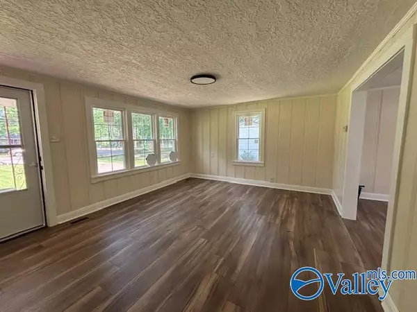 Attalla, AL 35954,658 Rothrock Avenue