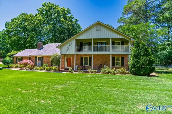 1037 Vestavia Drive SW, Decatur, AL 35603
