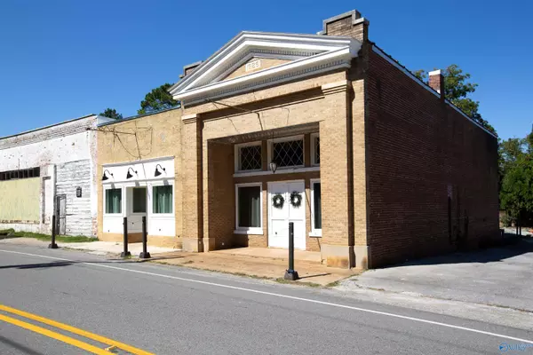 1743 New Market Road, New Market, AL 35761